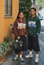 Sudadera con capucha y cremallera "Graph"