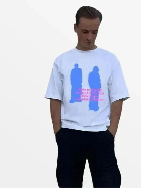 Camiseta «Qué raro»