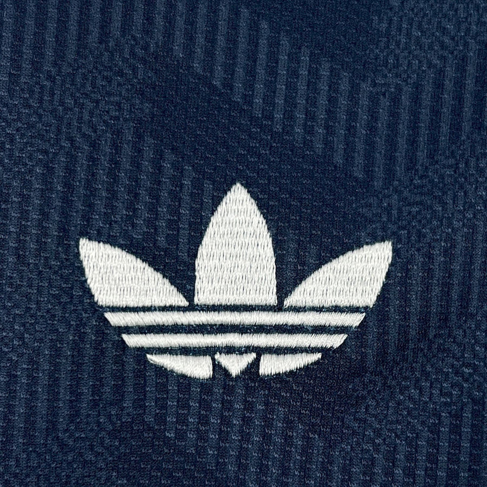 Sudadera con capucha y cremallera "Graph"