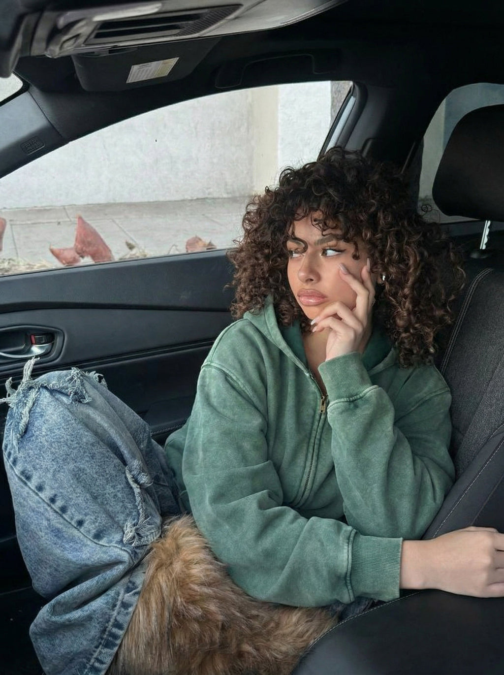 Sudadera con capucha y cremallera "Aroma"